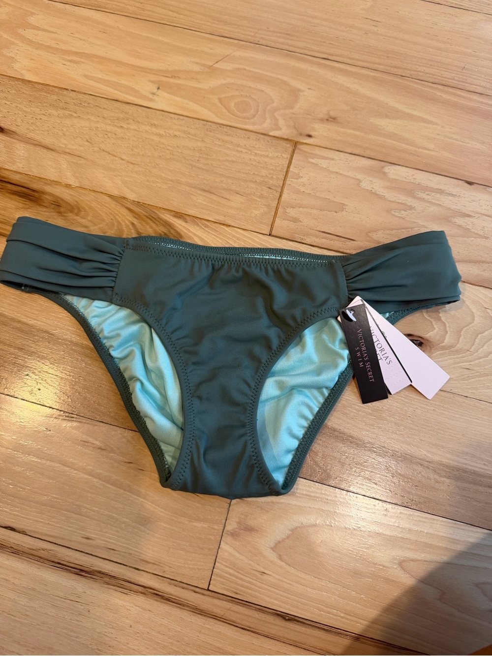 Victorias Secret NWT bikini bottoms - size XS!